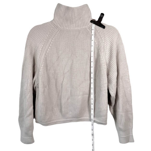 Lululemon | Ribbed Turtleneck Sweater | XS | Grey | Minimalist | Casual | Cozy - Picture 15 of 16